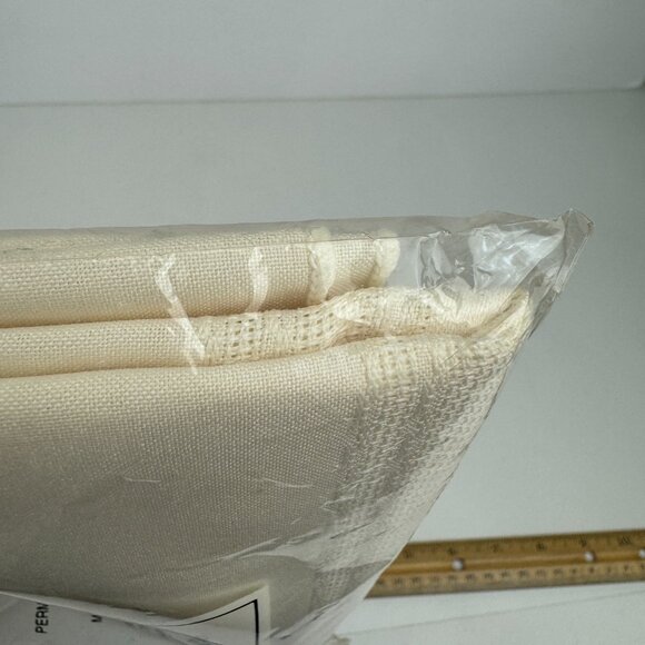 Vtg Bardwil Linens Pack of 4 Cloth Dinner Napkins 17inchx17 inch Off White Cream - Picture 11 of 12